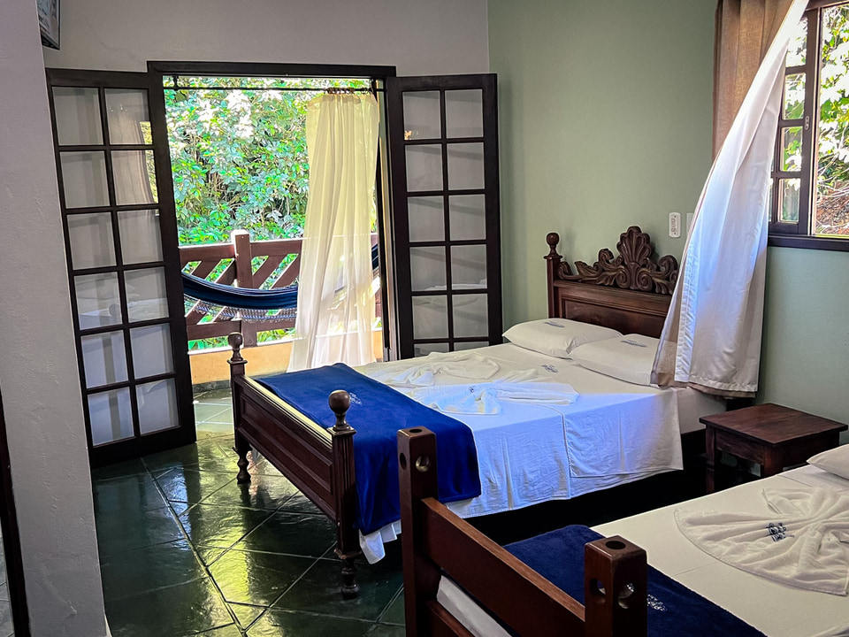 Quarto Econômico Familia 5 pessoas - VELINN Pousada Recanto dos Tangarás